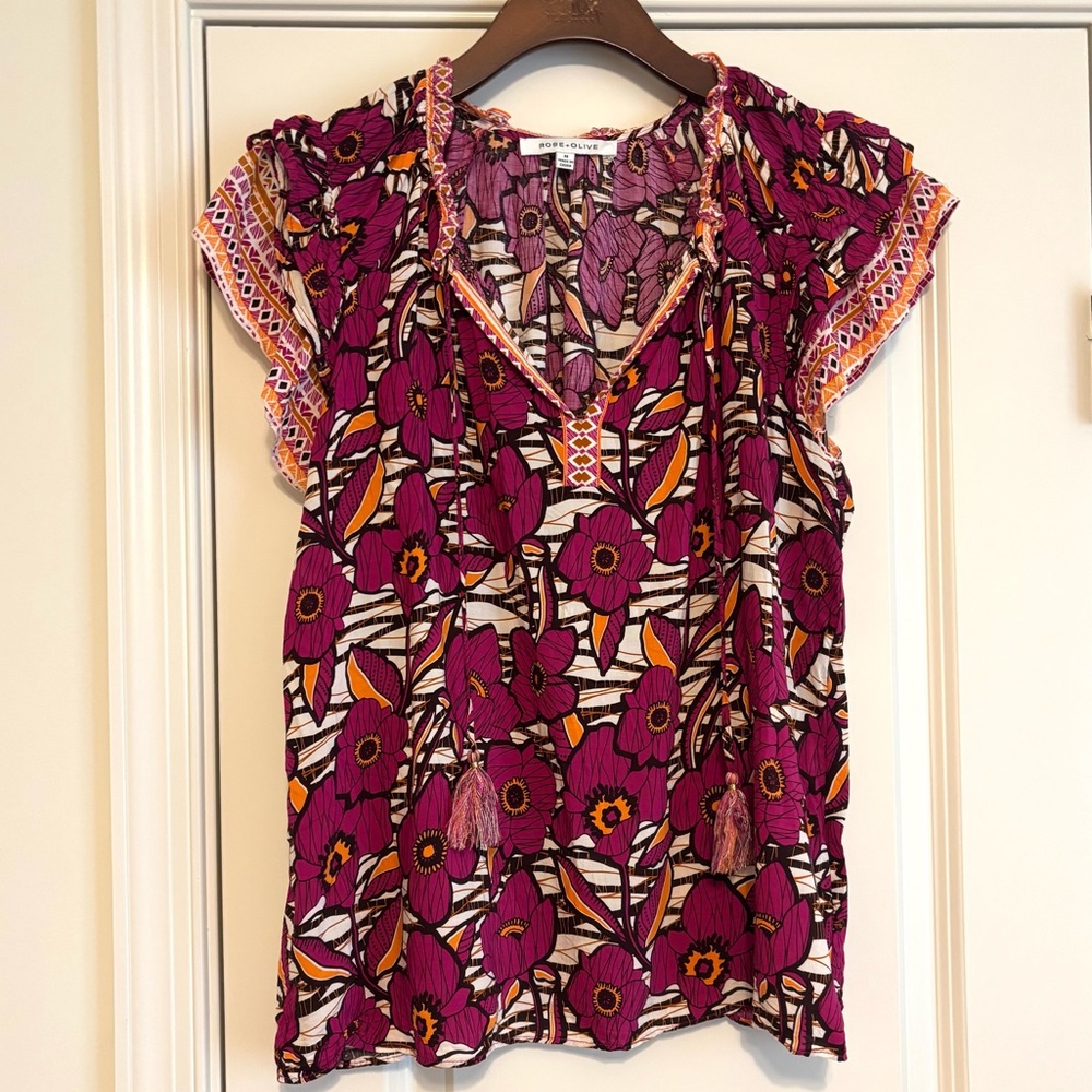 EUC - Floral Ruffle Sleeve Top